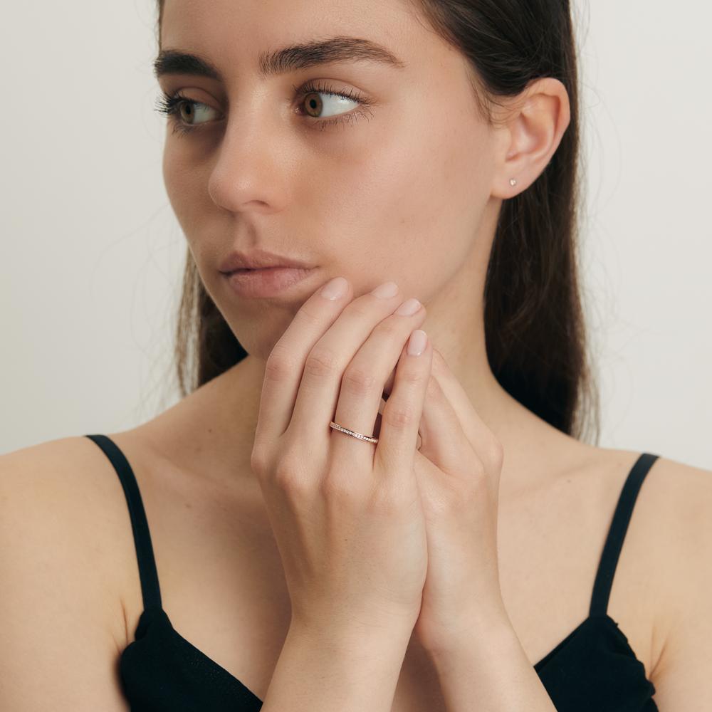 Minnesring 750/18 K rött guld diamant 0.25 ct, 50 stenar, w-si