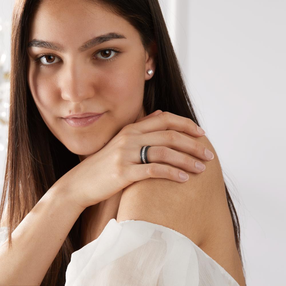 Finger ring 750/18 K vitguld, Kol diamant 1 ct, 28 stenar, w-si