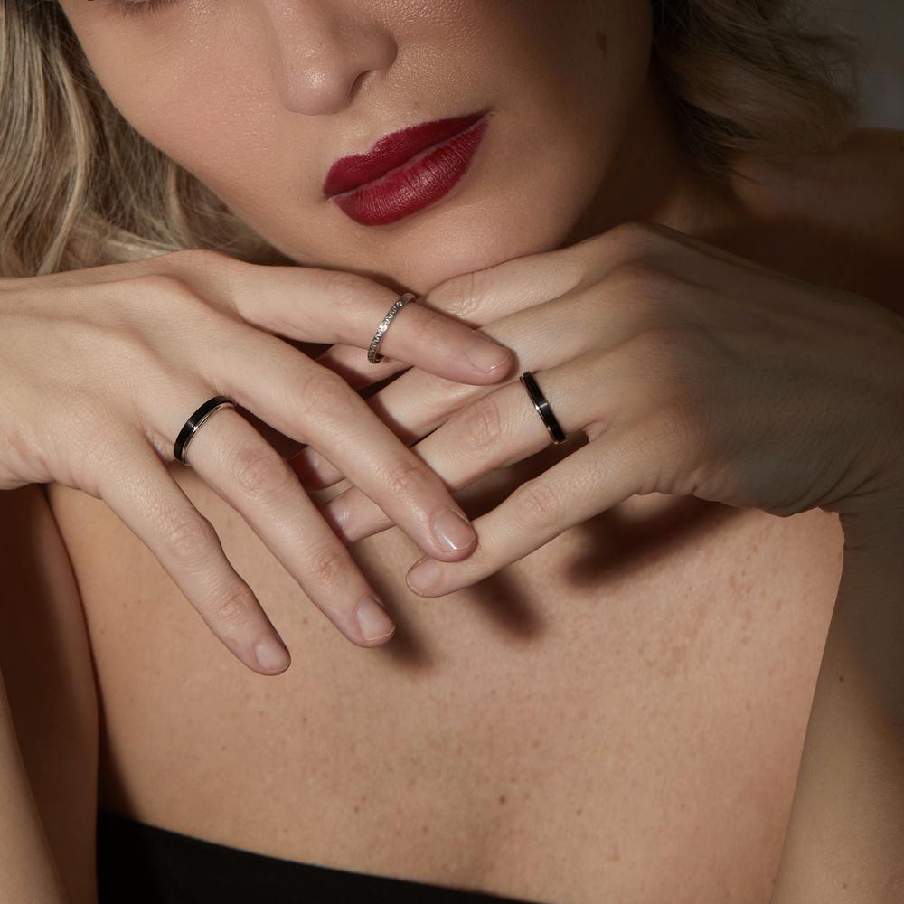 Ring set 750/18 K vitguld, titan diamant 0.014 ct, w-si