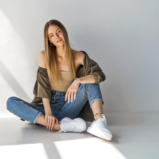 Örhängen rostfritt stål gul IP-belagd glänsande pärlor vit, 2 Pärlor, 8 mm