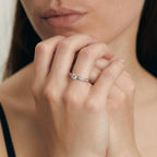 Solitärring 750/18 K vitguld diamant vit, 0.08 ct, 16 stenar, [Brillant], w-si, diamant vit, 0.32 ct, [Brillant], w-si