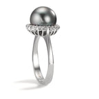 Finger ring 750/18 K vitguld diamant 0.27 ct, 22 stenar, w-si Tahitisk pärla grå, 10 mm