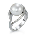 Finger ring 750/18 K vitguld diamant 0.13 ct, 40 stenar, w-si Sötvattensodlad pärla vit, 11 mm