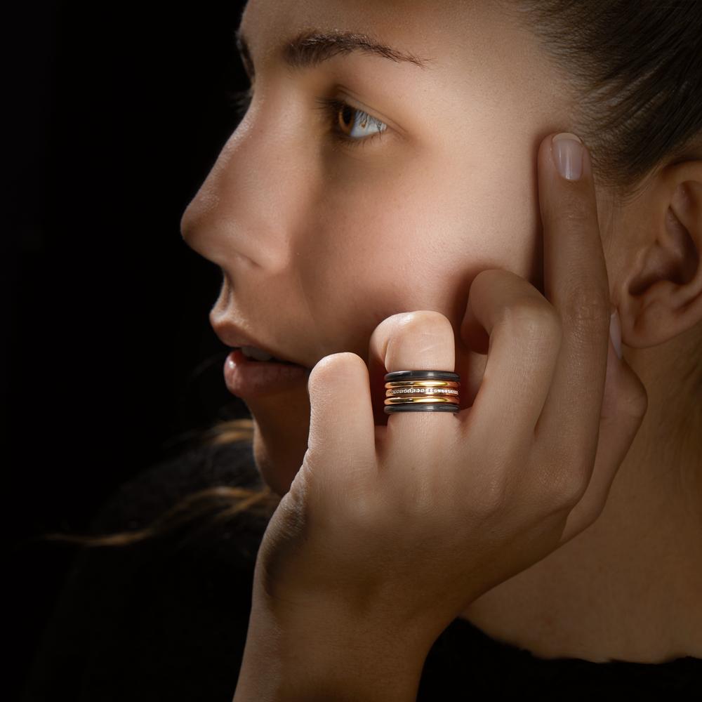 Finger ring 750/18 K gult guld, Kol diamant 0.25 ct, 50 stenar, w-si