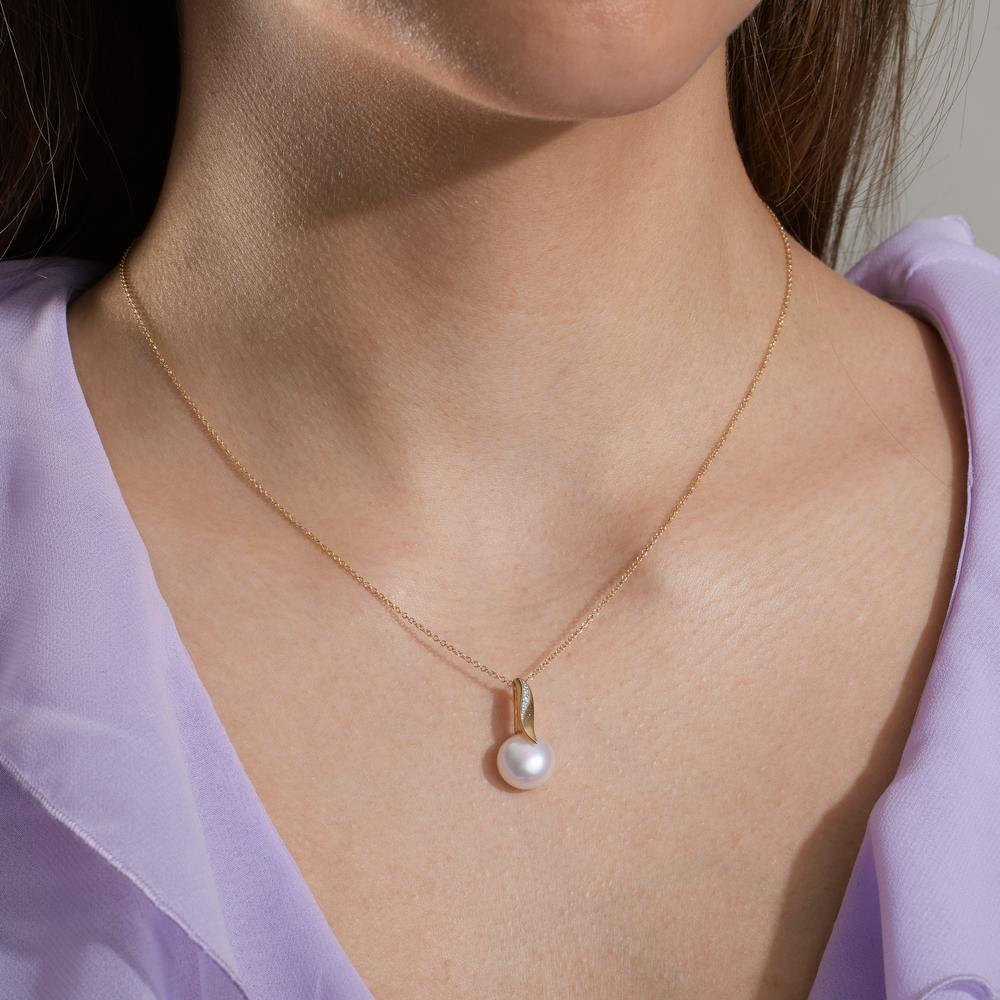 Halsband med hänge 750/18 K gult guld, 750/18 K vitguld diamant vit, 0.01 ct, 2 stenar, [Brillant], w-si Sötvattensodlad pärla vit, 10 mm 40-42 cm