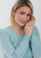 Finger ring 750/18 K vitguld safir blå, 0.88 ct, diamant 0.555 ct, 10 stenar, w-si